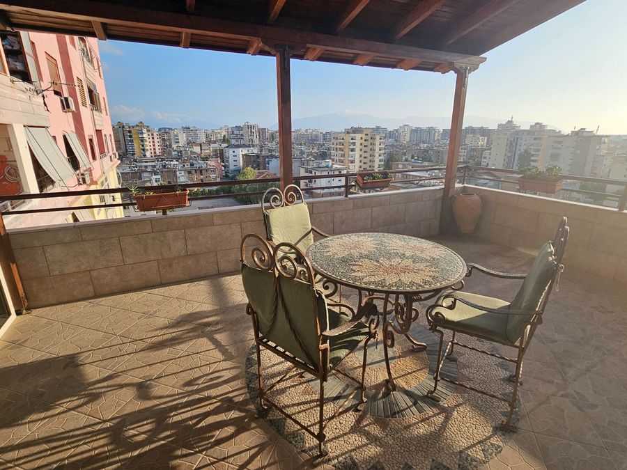 Spacious apartment for sale in vlora