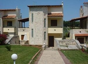 Detached House, Sani