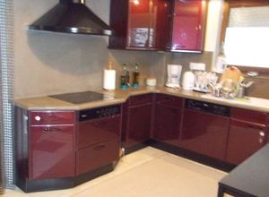 Apartment, Martiou