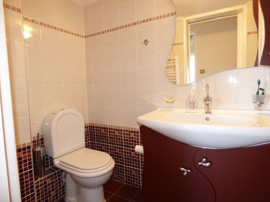 Photo 112512142