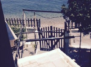 Βίλλα προς πώληση Δερβένι (Ευρωστίνη) 230 τ.μ. 7 Υπνοδωμάτια