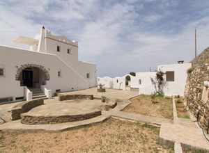 Βίλλα προς πώληση Σαρακίνικο (Πάρος) 254 τ.μ. 5 Υπνοδωμάτια Νεόδμητο