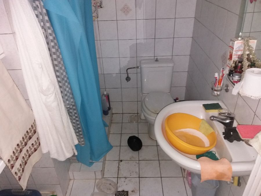 Photo 128904943