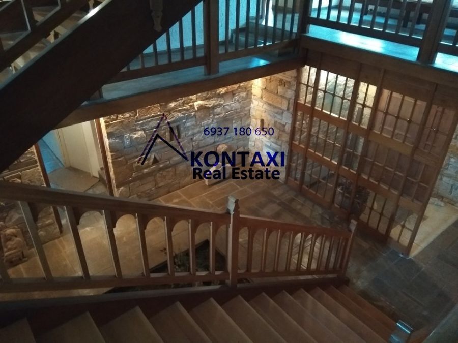 Photo 130199446