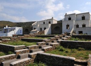 Maisonette, Tinos