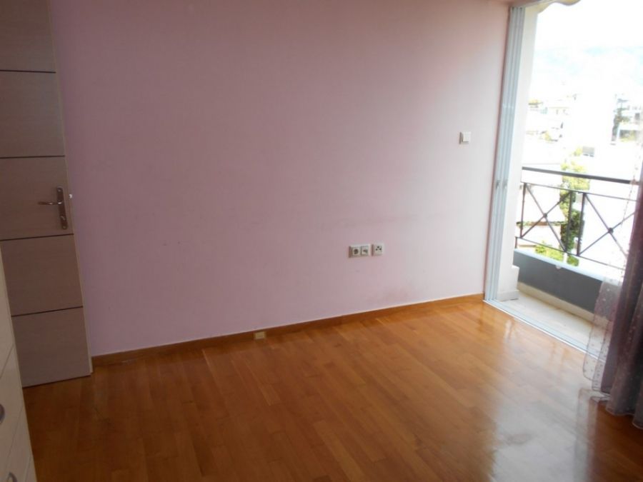 Photo 136229908