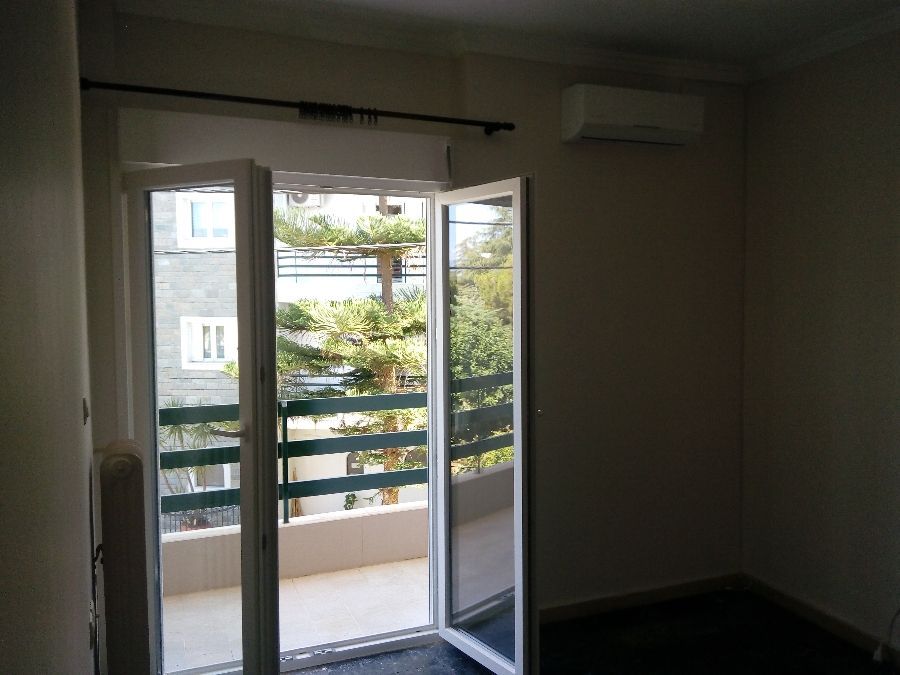 Photo 136753576