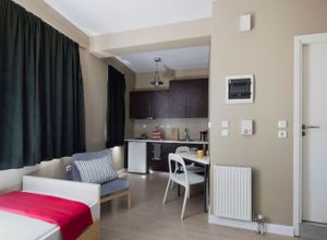 Studio Flat, Fokionos Negri
