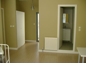 Studio/Γκαρσονιέρα, Φωκίωνος Νέγρη