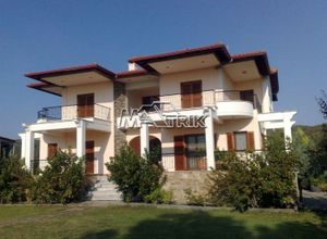 Μονοκατοικία προς πώληση Σαλονικιού (Σιθωνία) 386 τ.μ. 8 Υπνοδωμάτια