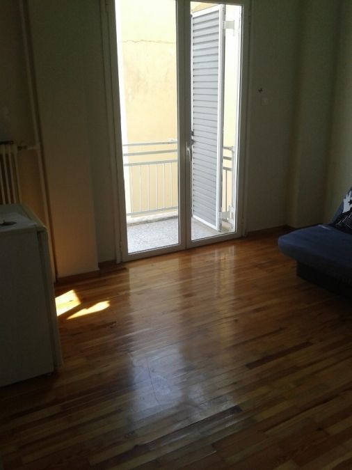Photo 143887066