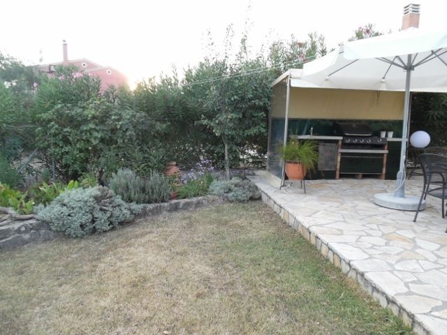 Photo 144034057
