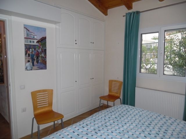 Photo 144034069