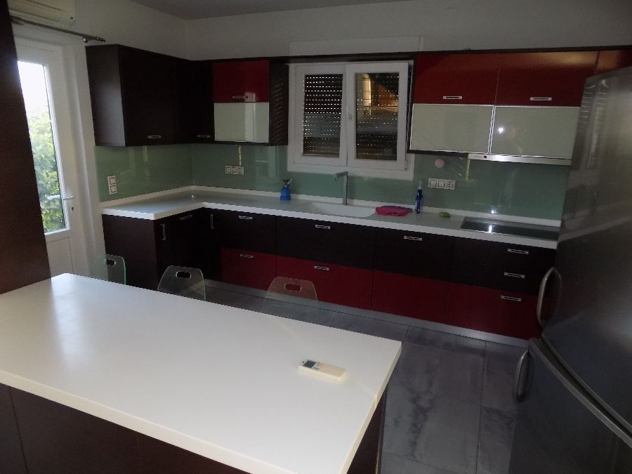 Photo 144264403