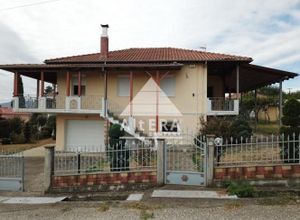 Μονοκατοικία προς πώληση Μανδράκι (Πετρίτσι) 180 τ.μ. 2 Υπνοδωμάτια