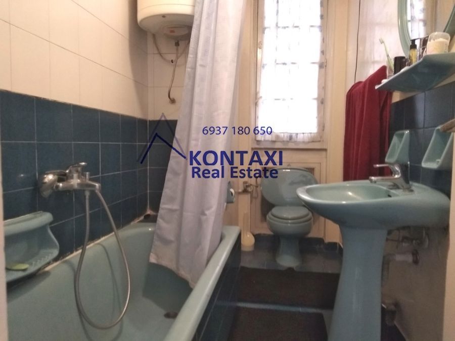 Photo 146026918