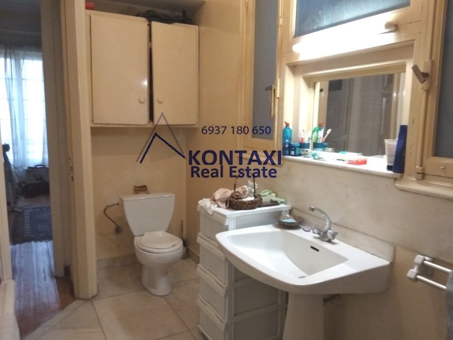 Photo 146026921