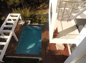 Detached House, Dionisos