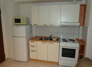 Studio Flat, Center