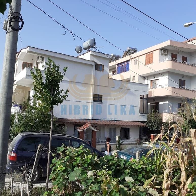 Shtëpi Private në shitje