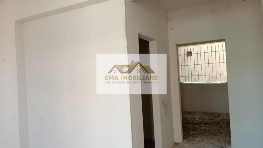 Photo 246370897