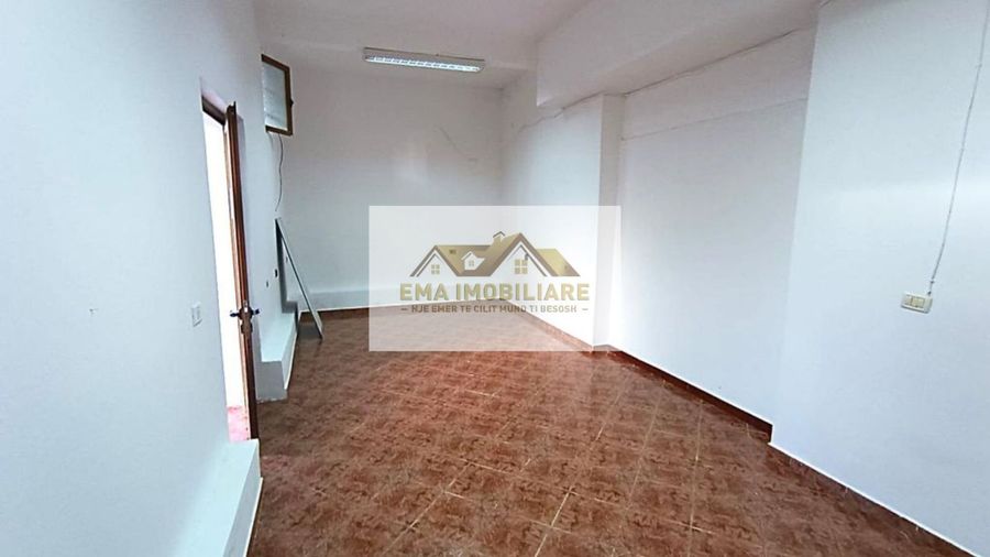 Photo 246377392
