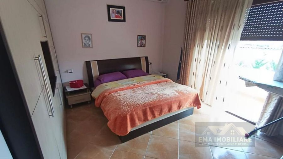 Photo 247647163