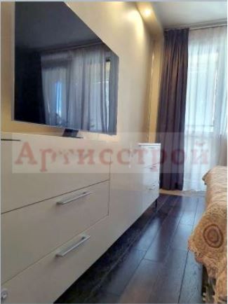 Photo 248221351