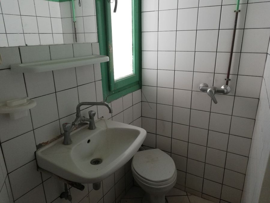 Photo 251884936