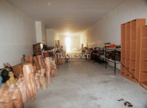 Find warehouses for rent in Mriehel