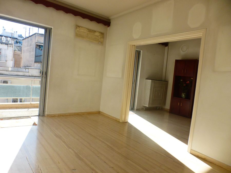 Photo 268639474