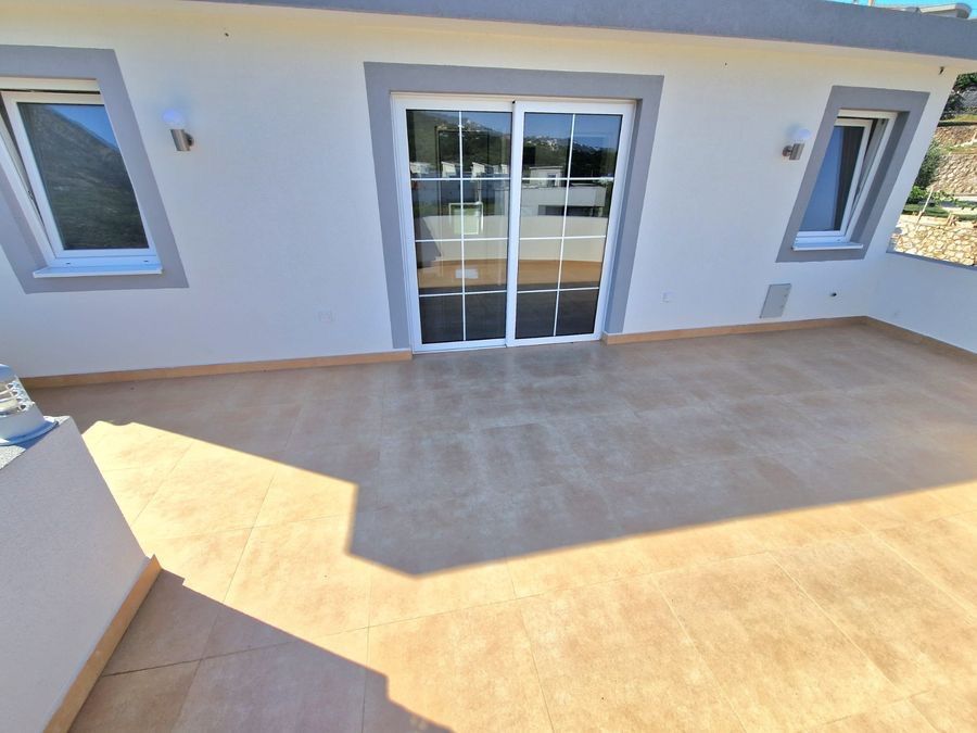 Luxury home in Dobra Voda 7