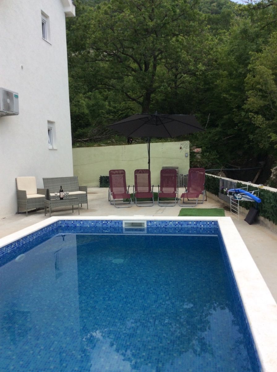Spacious 3 Bedroom Apartment in Lapcici, Budva 4