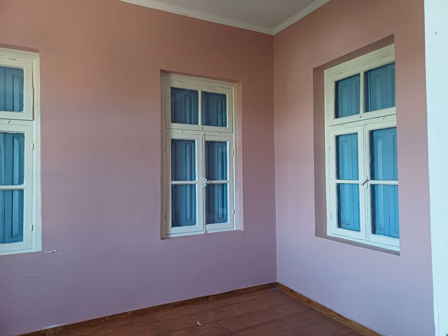 Photo 296224036