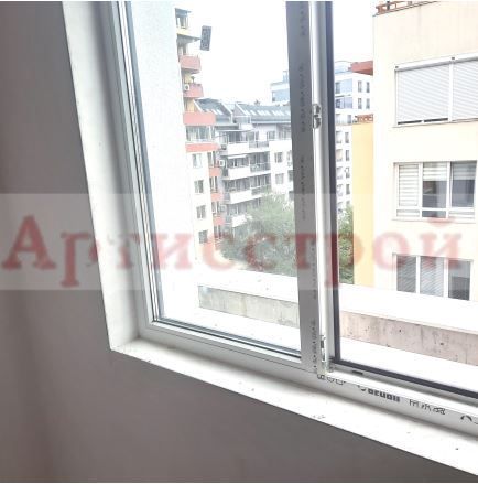Photo 296422528