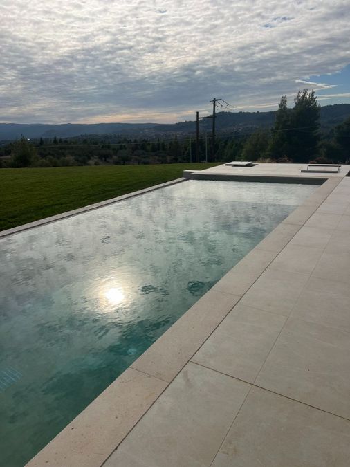 Photo 303105874