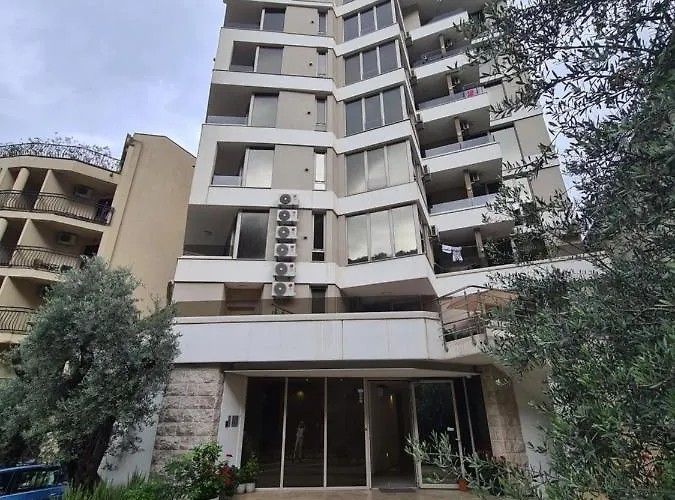 Apartment in Rafailovici, Budva 4