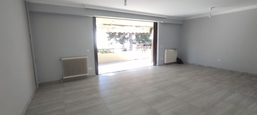 صورة فوتوغرافية 305445478