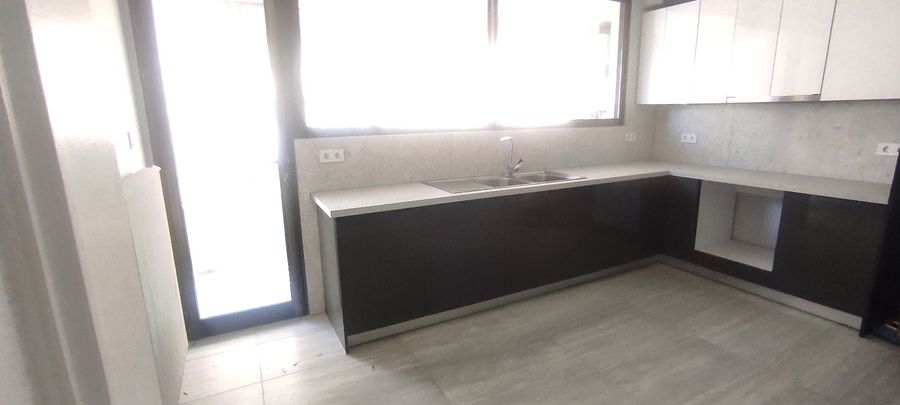 صورة فوتوغرافية 305445490