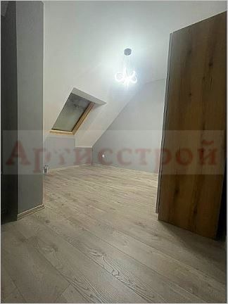 Photo 308843296