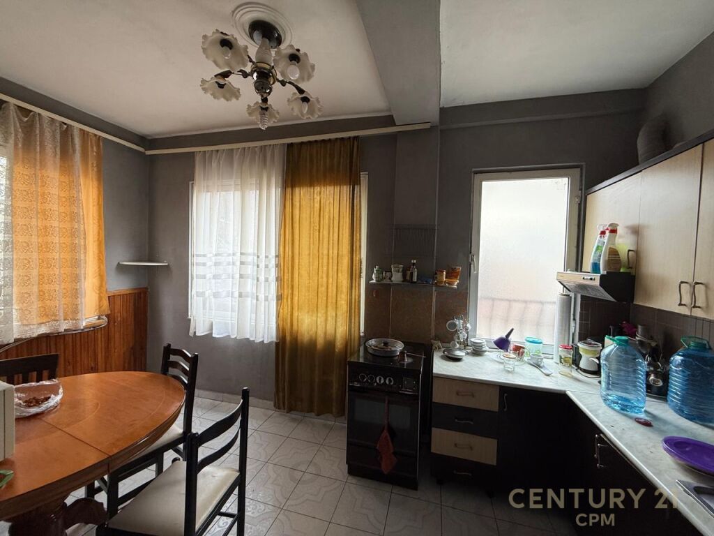 Apartament në shitje 21 Dhjetori