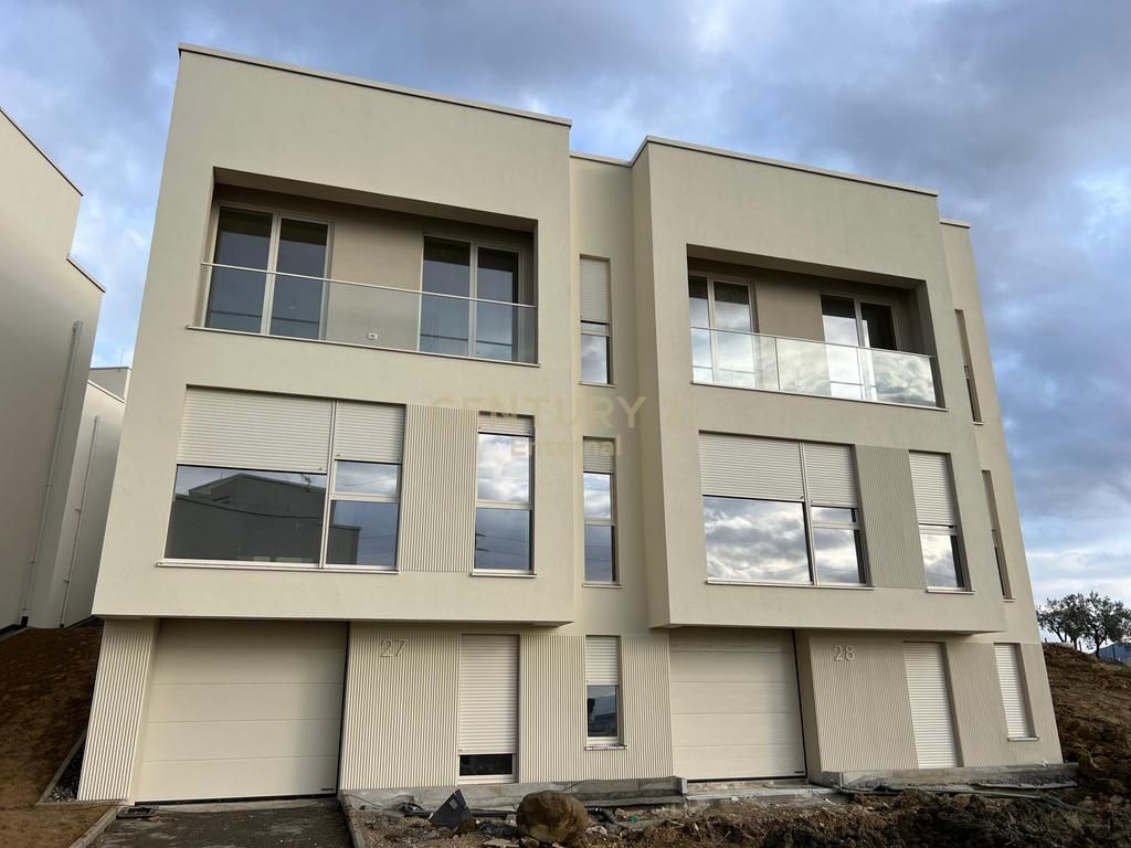 Vilë në shitje Farkë e Vogël