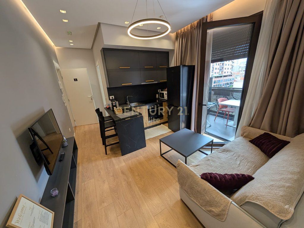 Apartament në shitje Rr. e Barrikadave