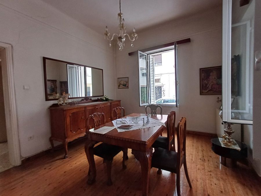 Photo 313861972