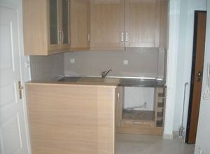 Studio/Γκαρσονιέρα, 40 Εκκλησιές