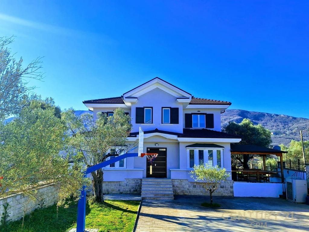 Vilë në shitje Mullet