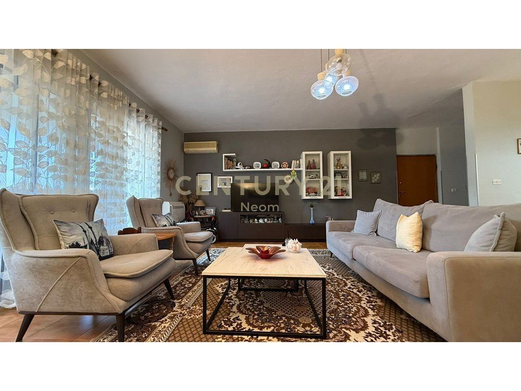 Apartament në shitje Komuna e Parisit