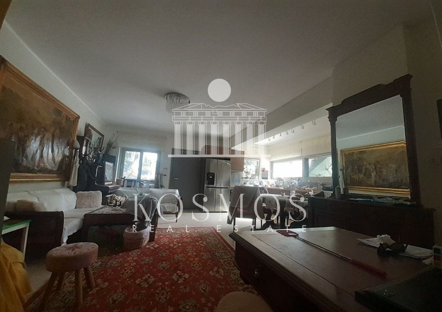 Photo 319035235