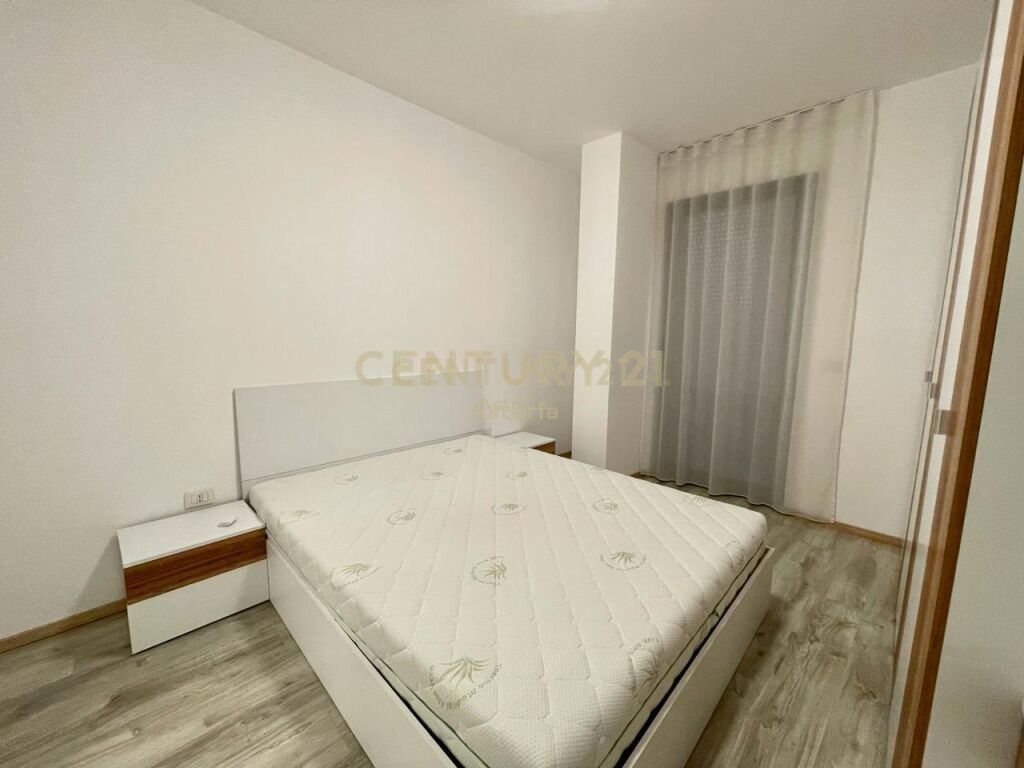 Apartament me qira 21 Dhjetori