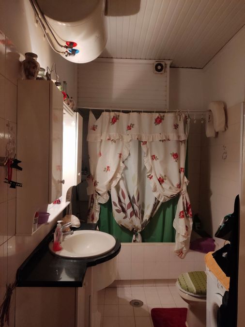 Photo 320196796